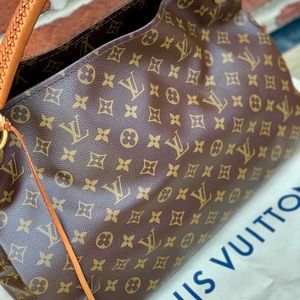 Authentic Louis Vuitton Monogram Artsy Bag